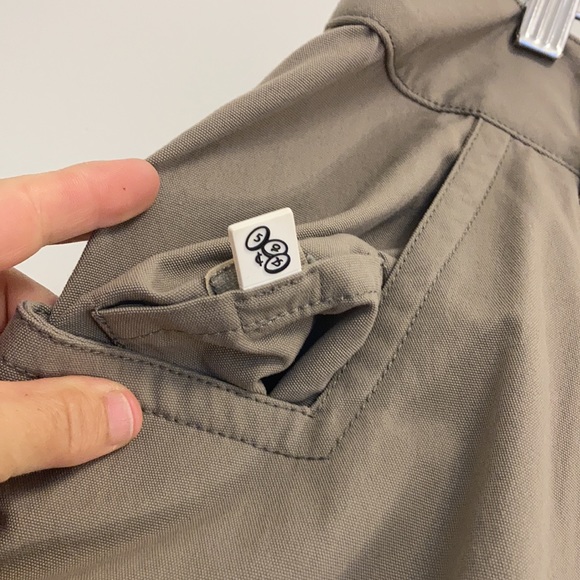 Lululemon Beige Midweight Cargo Shorts Size 36 - Picture 4 of 10